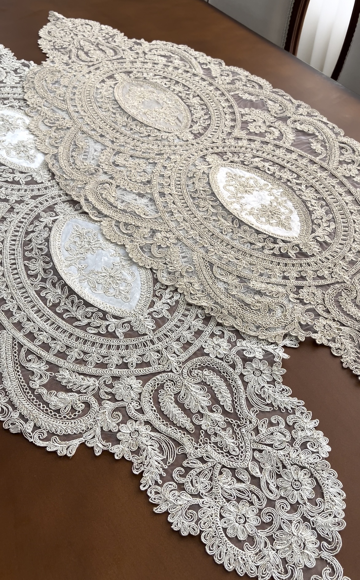 رانر غذاخوری قواره بزرگ طرح کویین