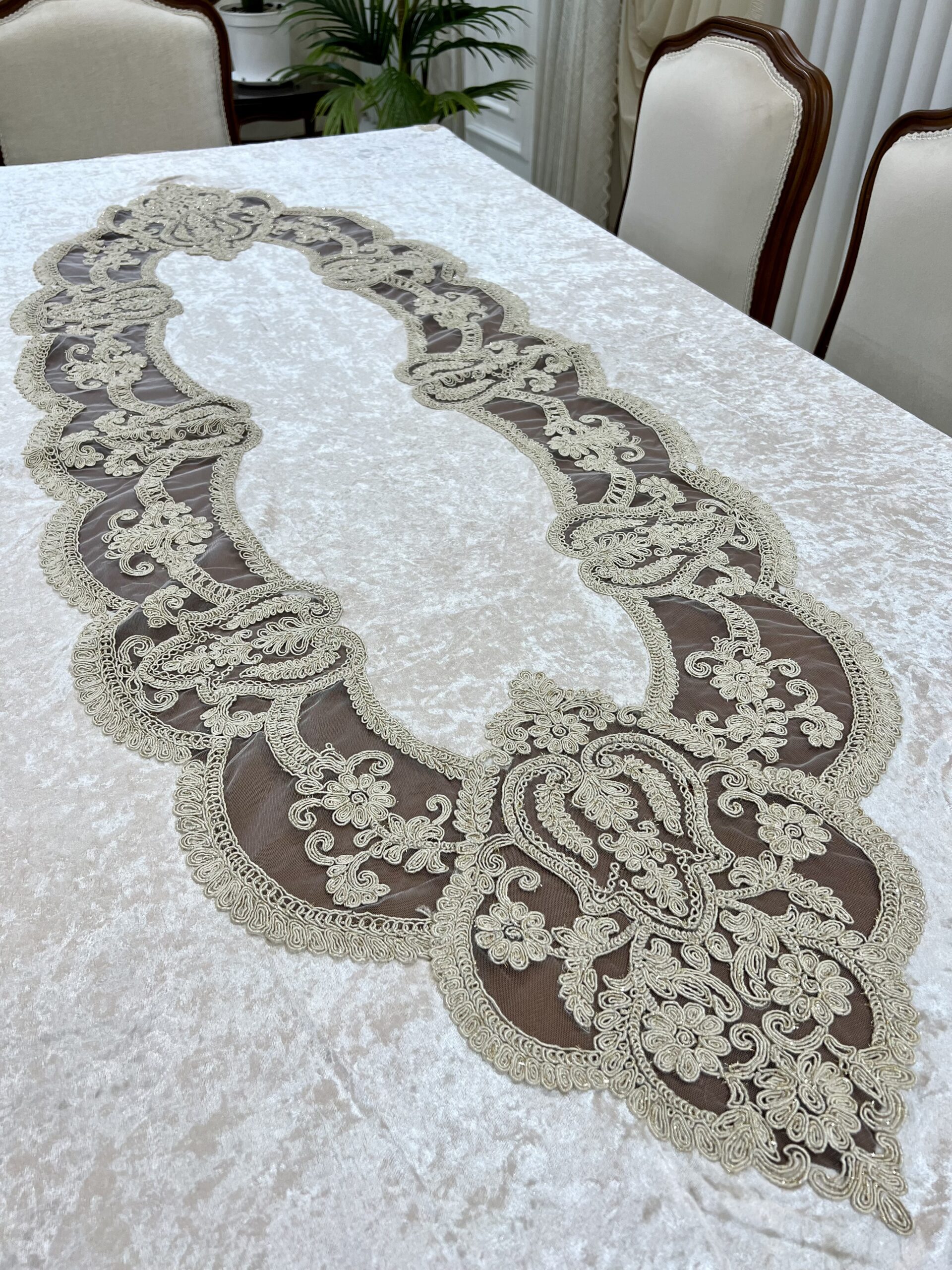 رومیزی غذاخوری طرح مجلل کویین