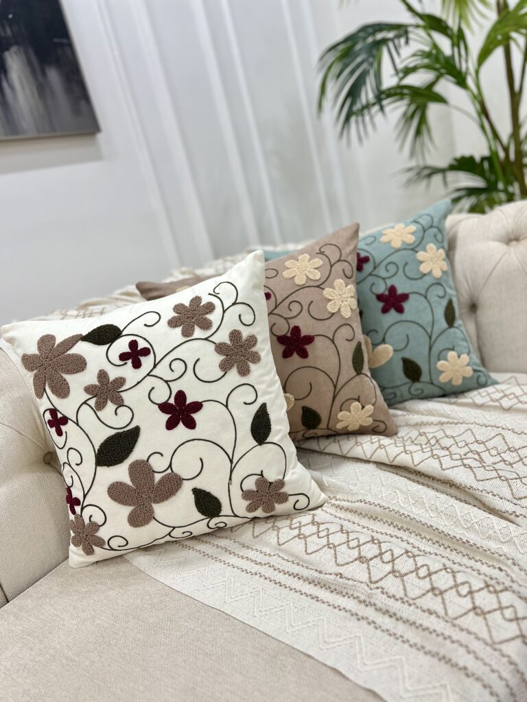 کاور کوسن پانچ دوزی طرح برگ