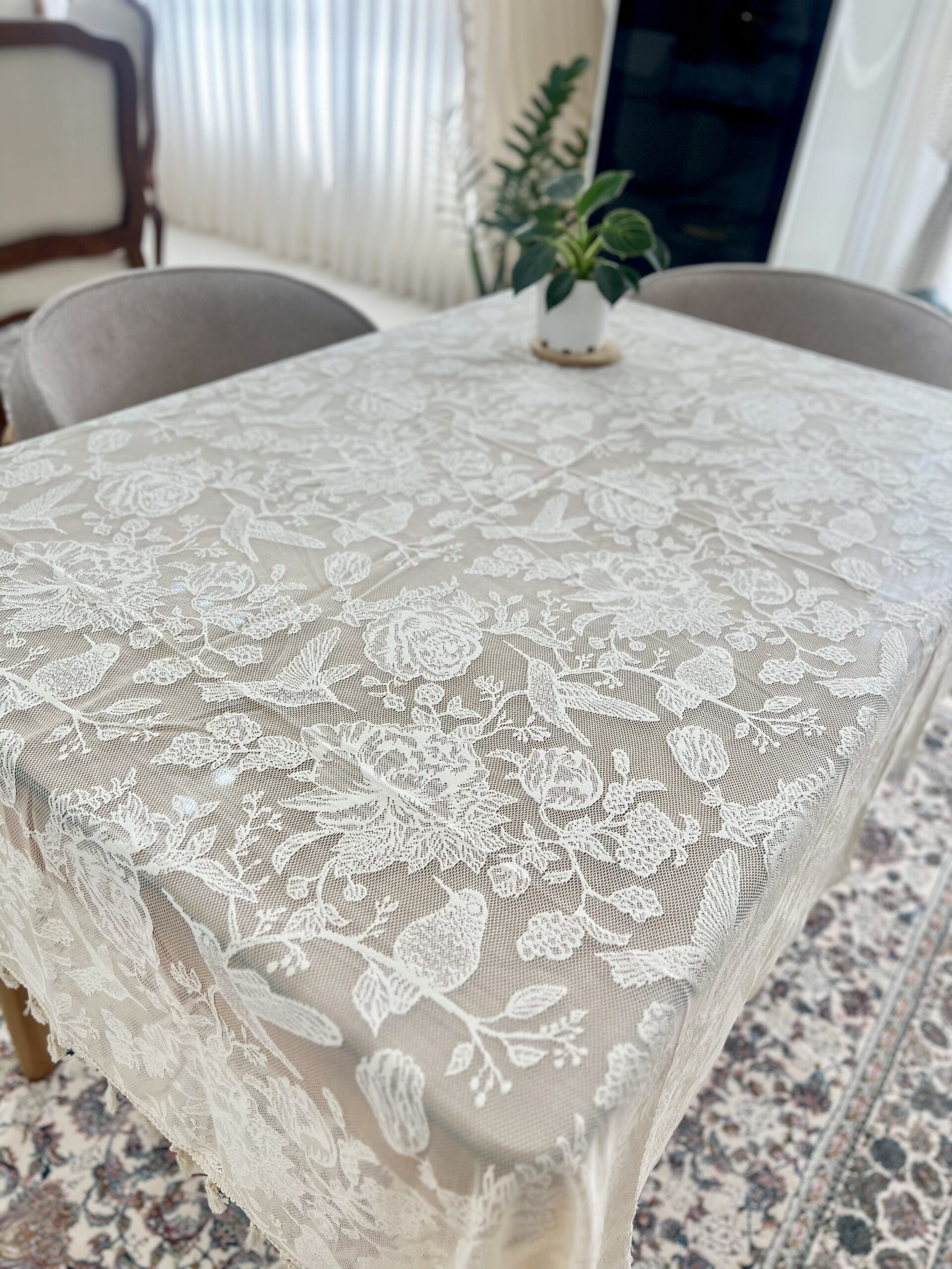رومیزی غذاخوری طرح گلبرگ