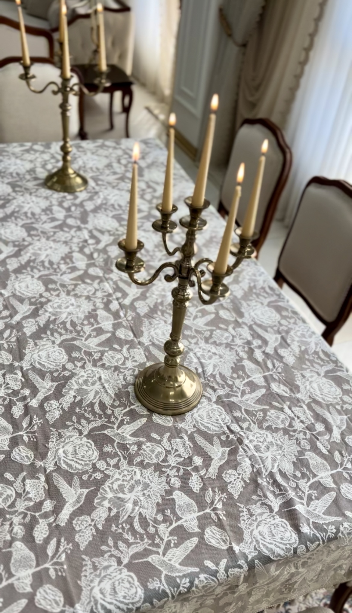 رومیزی غذاخوری طرح گلبرگ