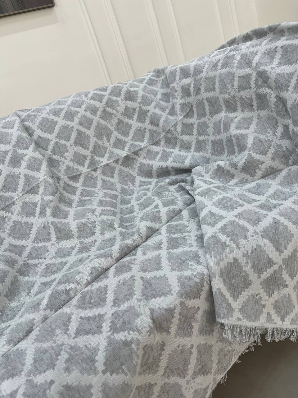 شال مبل طرح نقشینه